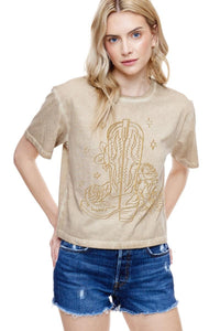 Puff Cowboy Boots And Rose Tee - Taupe