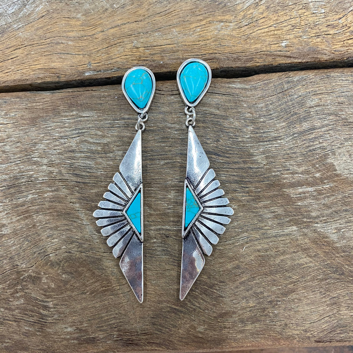 Lori - Dangle Turquoise Earring