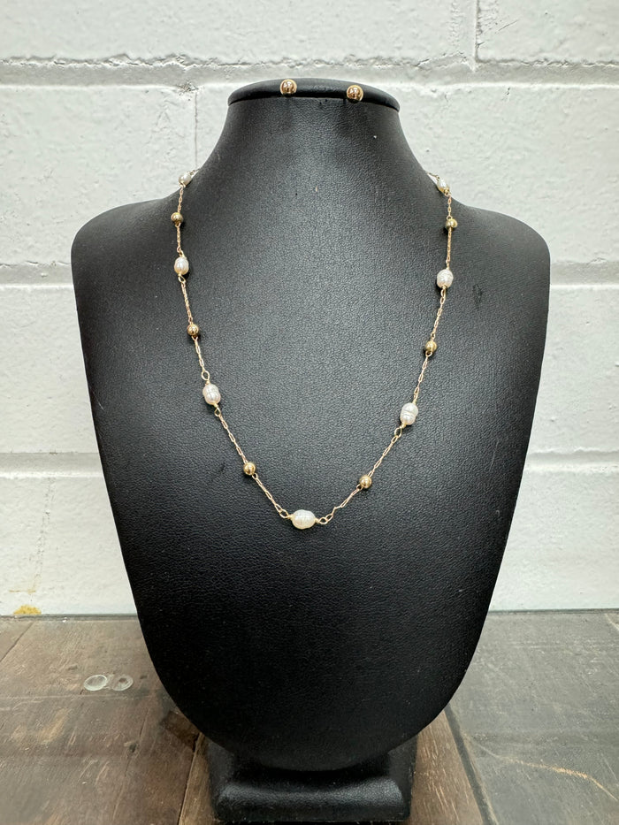 Gold & Pearl - Necklace & Earring Set