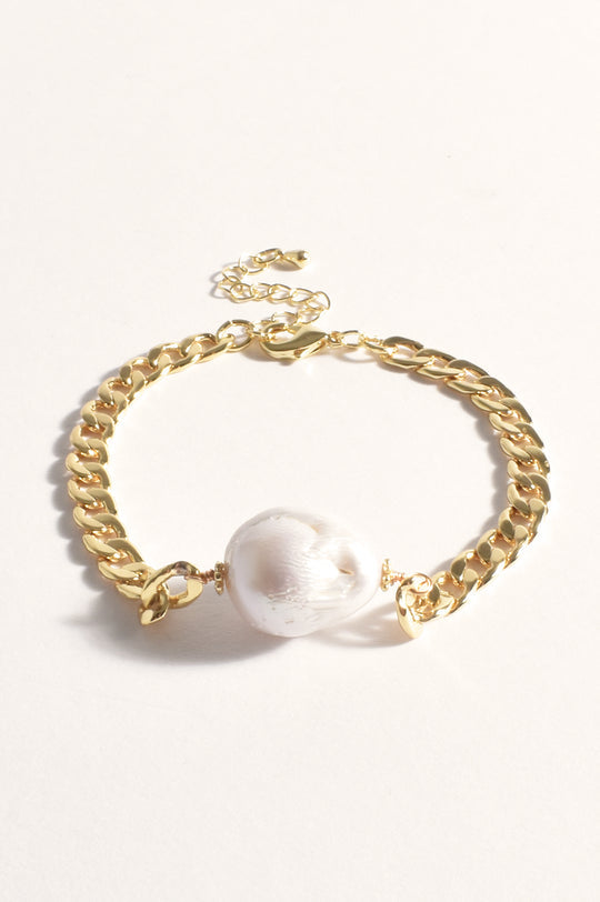 Bracelet - Pearl Centre Flat Gold Chain