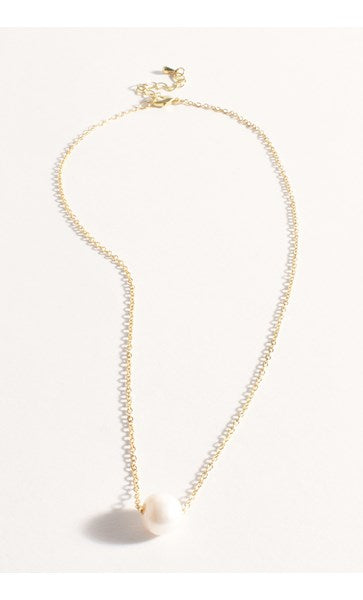 Necklace - Pearl Centre Fine Short Chain