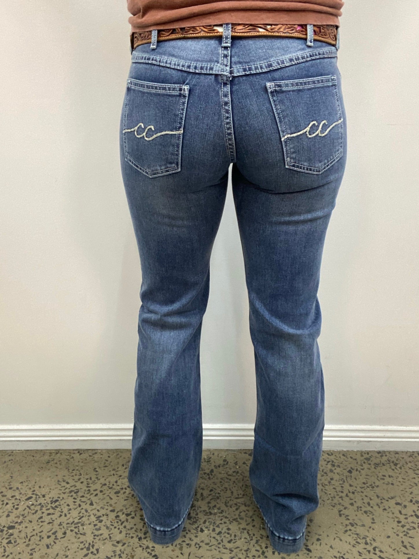 Ariat Women's Trouser Mid Rise Stretch Entwined Wide Leg Jean (5302) –  Frost Ranch Wear